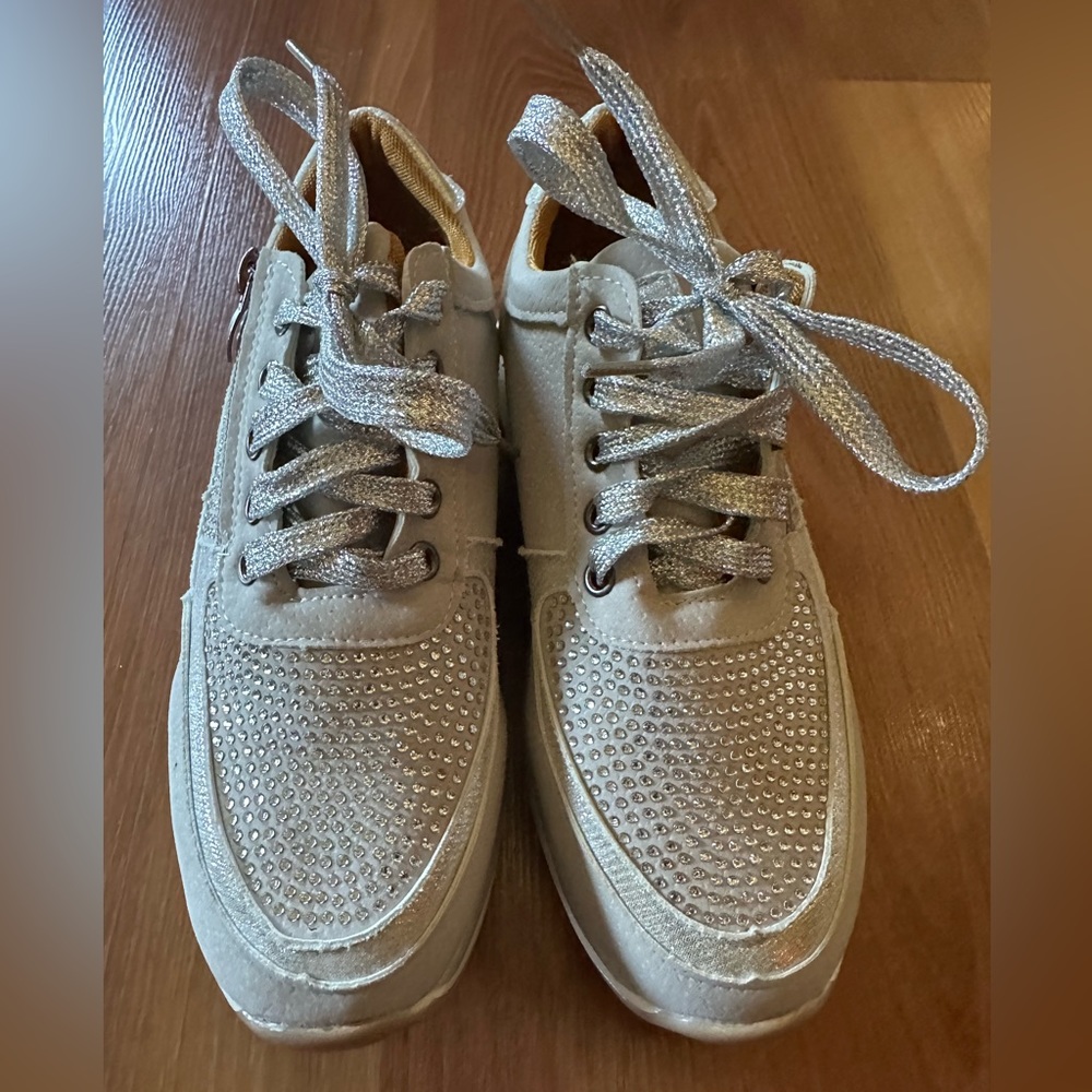 Silver Rhinestone shoes size 38 7 NWT - Picture 2 of 6